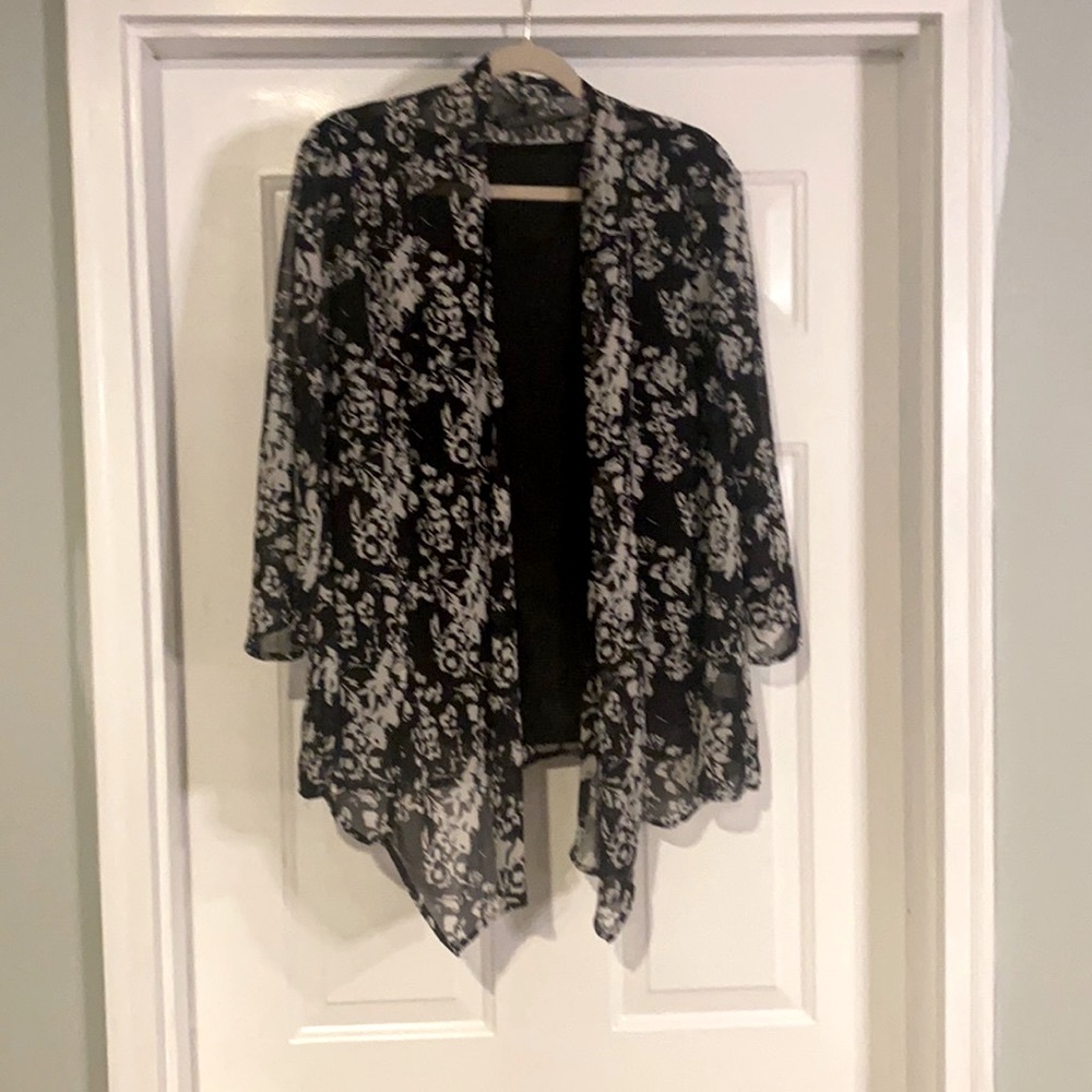 Flowy top with built in tank